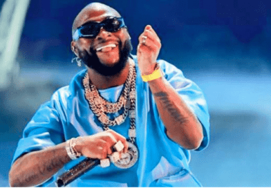 Moment Davido Breaks Down In Tears While Giving Emotional Speech At His Manager, Asa Asika’s Wedding (pic & video)