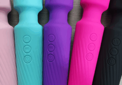 Nigerian Woman Takes Her Vibrator To Her Phone Technician For Repair (pics)